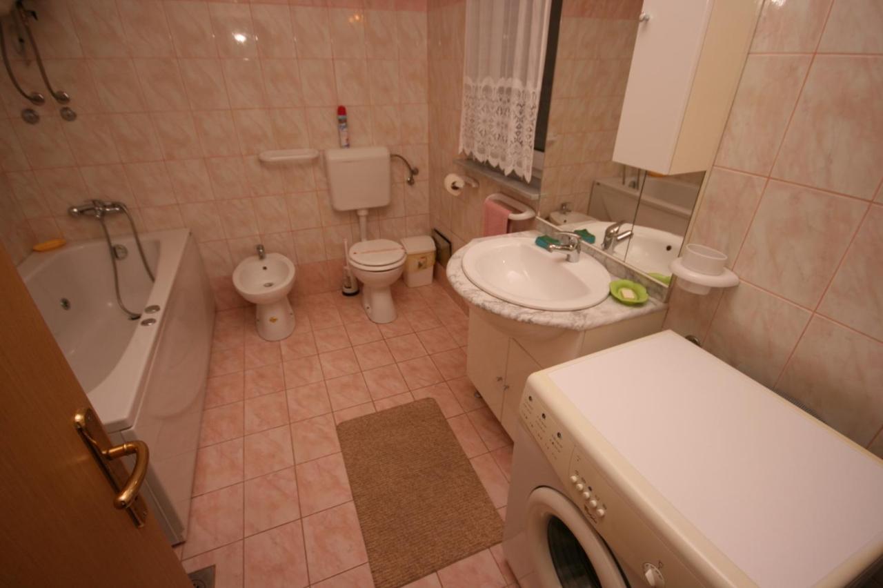 Apartments With Wifi Pula - 6987 エクステリア 写真