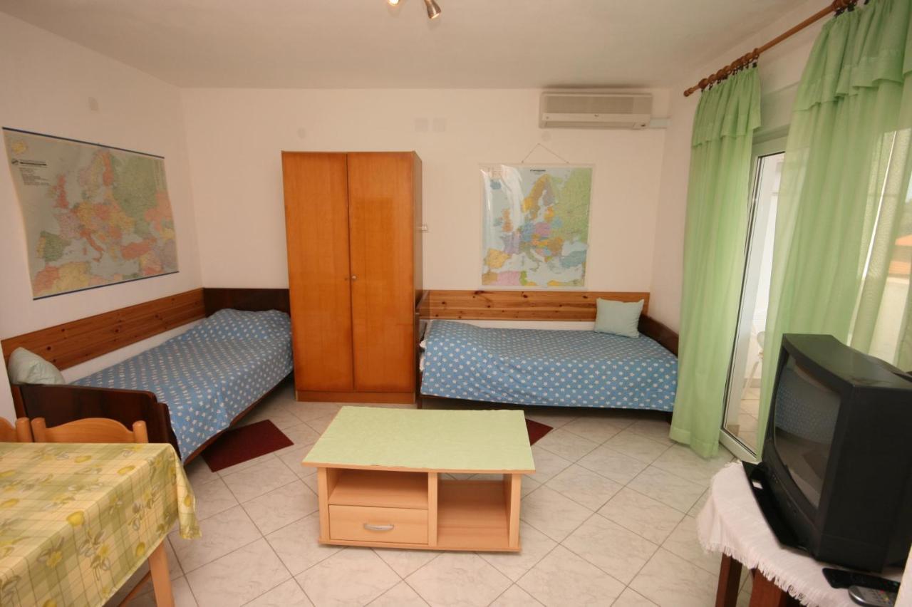 Apartments With Wifi Pula - 6987 エクステリア 写真