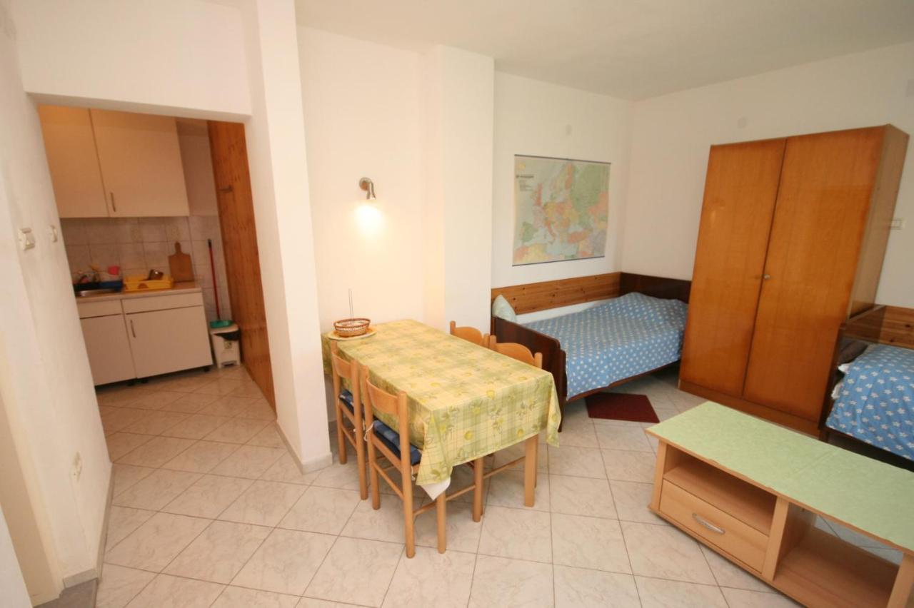 Apartments With Wifi Pula - 6987 エクステリア 写真